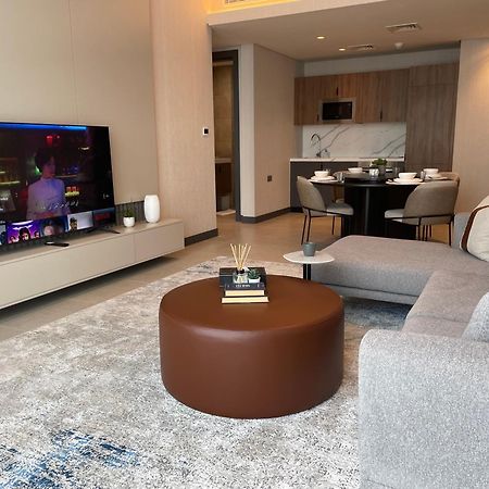 Charthouse Bahrain Hotel Manama Exterior foto A living room in a typical apartment
