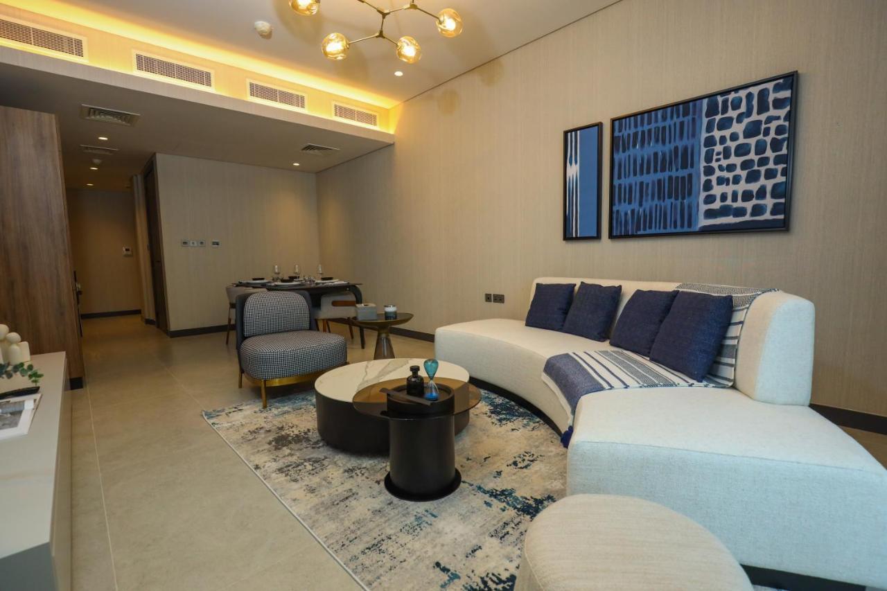 Charthouse Bahrain Hotel Manama Exterior foto A living room in a 2-bedroom apartment