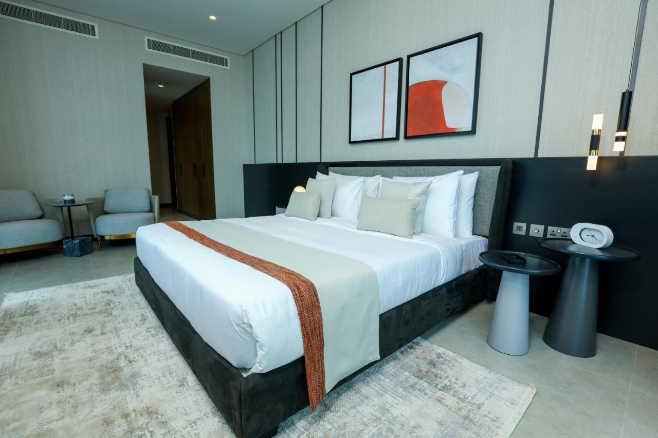 Charthouse Bahrain Hotel Manama Exterior foto A bedroom at the hotel