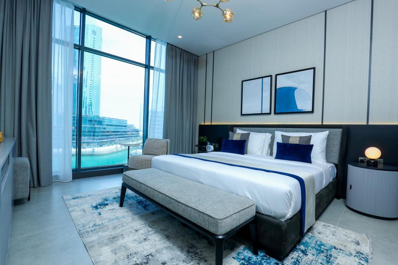 Charthouse Bahrain Hotel Manama Exterior foto A bedroom at the Address Downtown Hotel