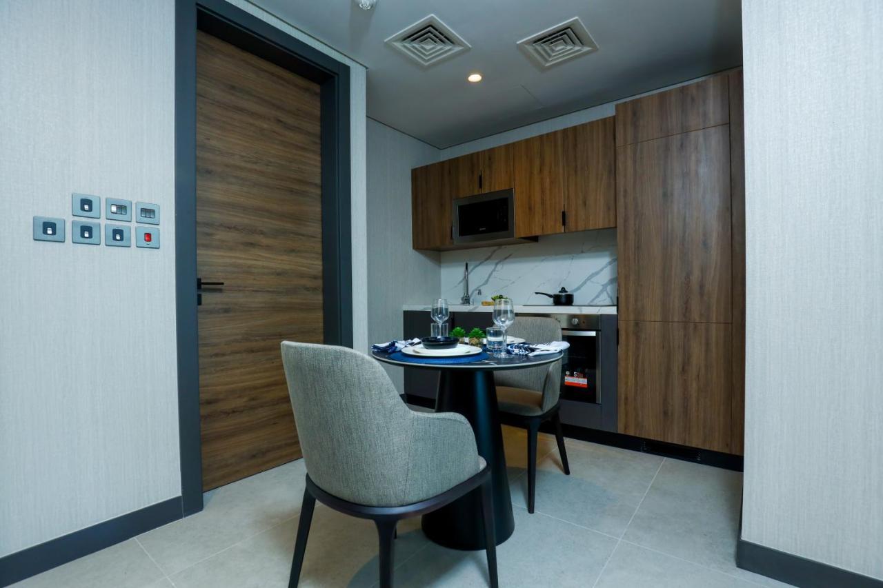 Charthouse Bahrain Hotel Manama Exterior foto Kitchenette