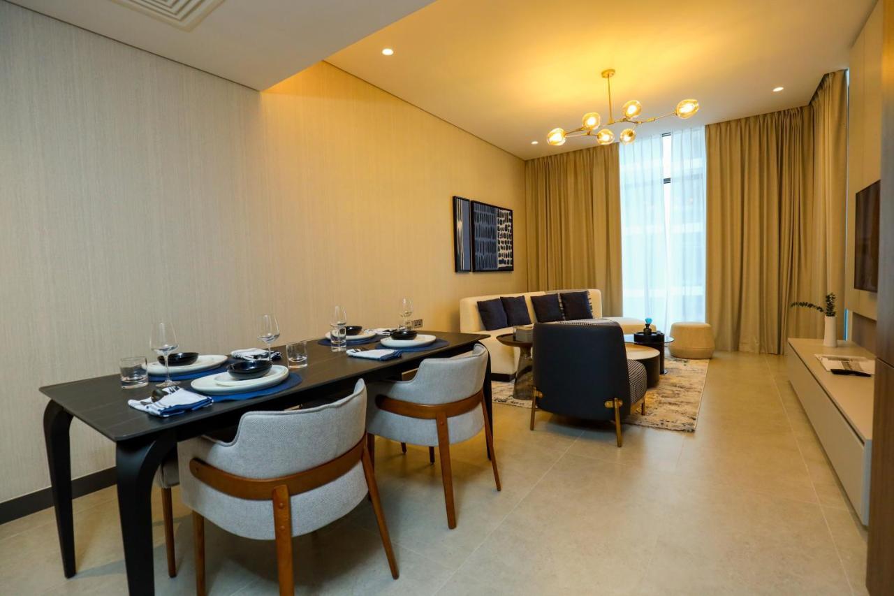 Charthouse Bahrain Hotel Manama Exterior foto A living room in a typical apartment