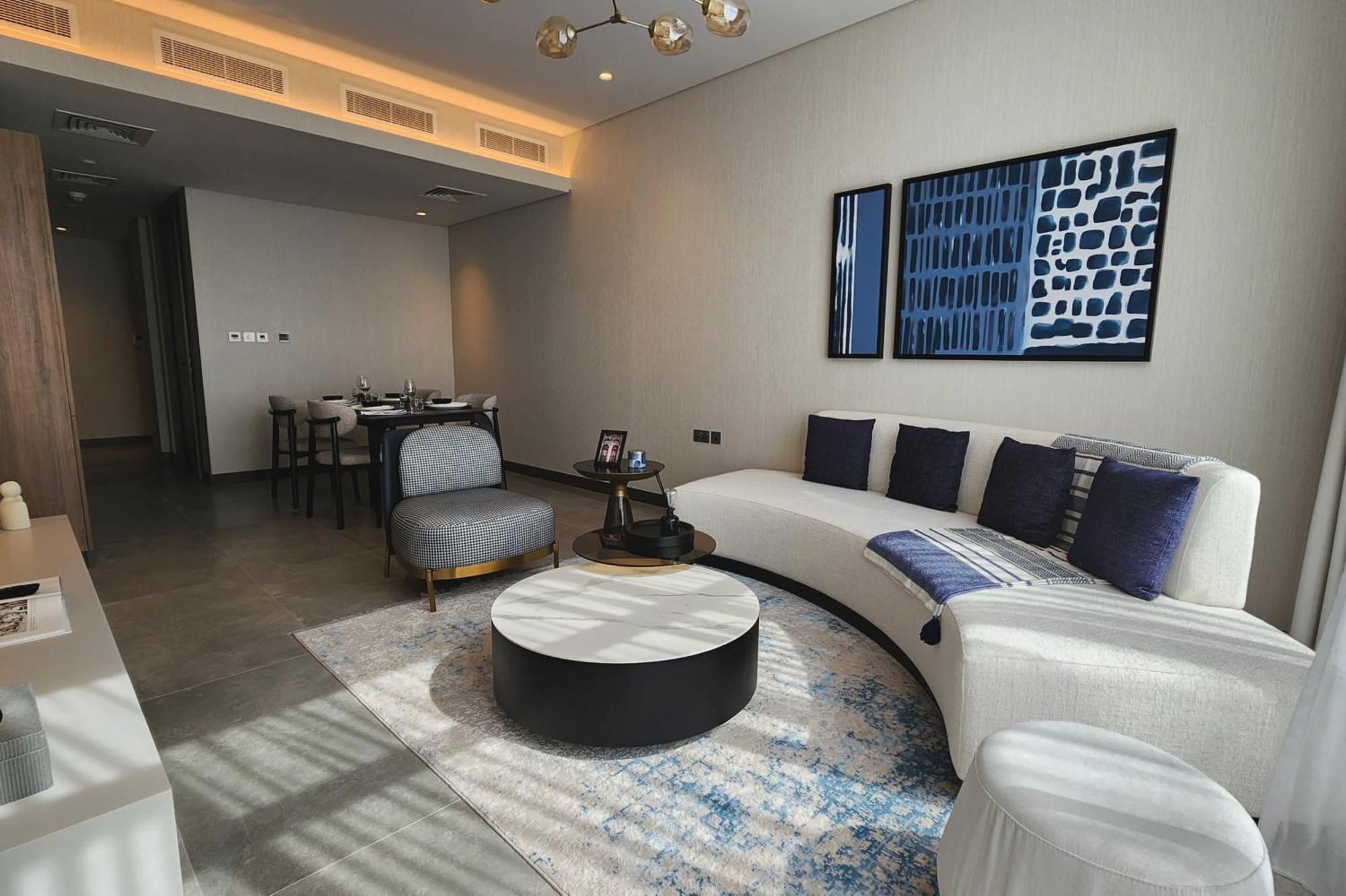 Charthouse Bahrain Hotel Manama Exterior foto A living room at the Ritz-Carlton, DIFC